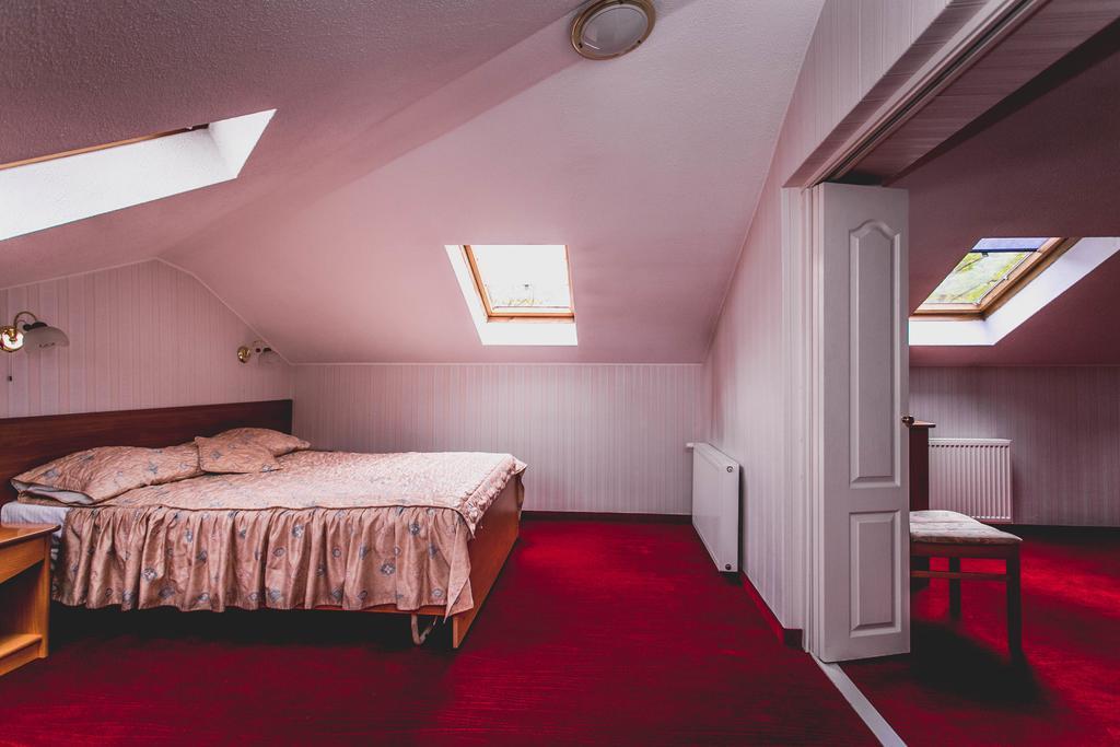 Hotel Twins Warsaw Room photo